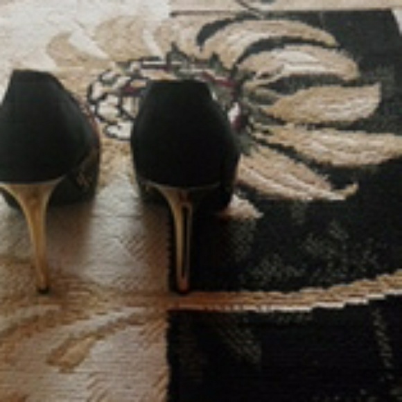 Shoes - Picture 3 of 4